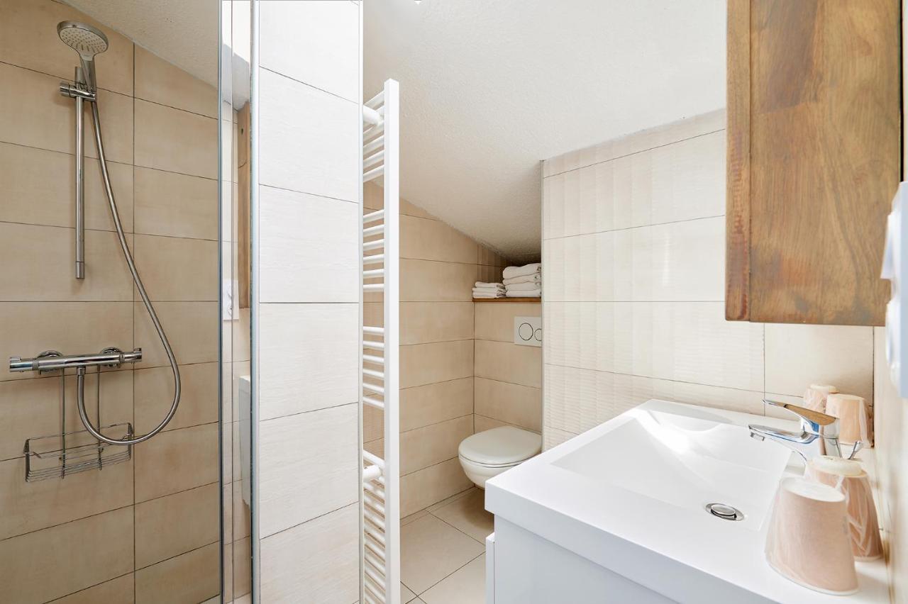 Hotel Triton Колюр Екстериор снимка