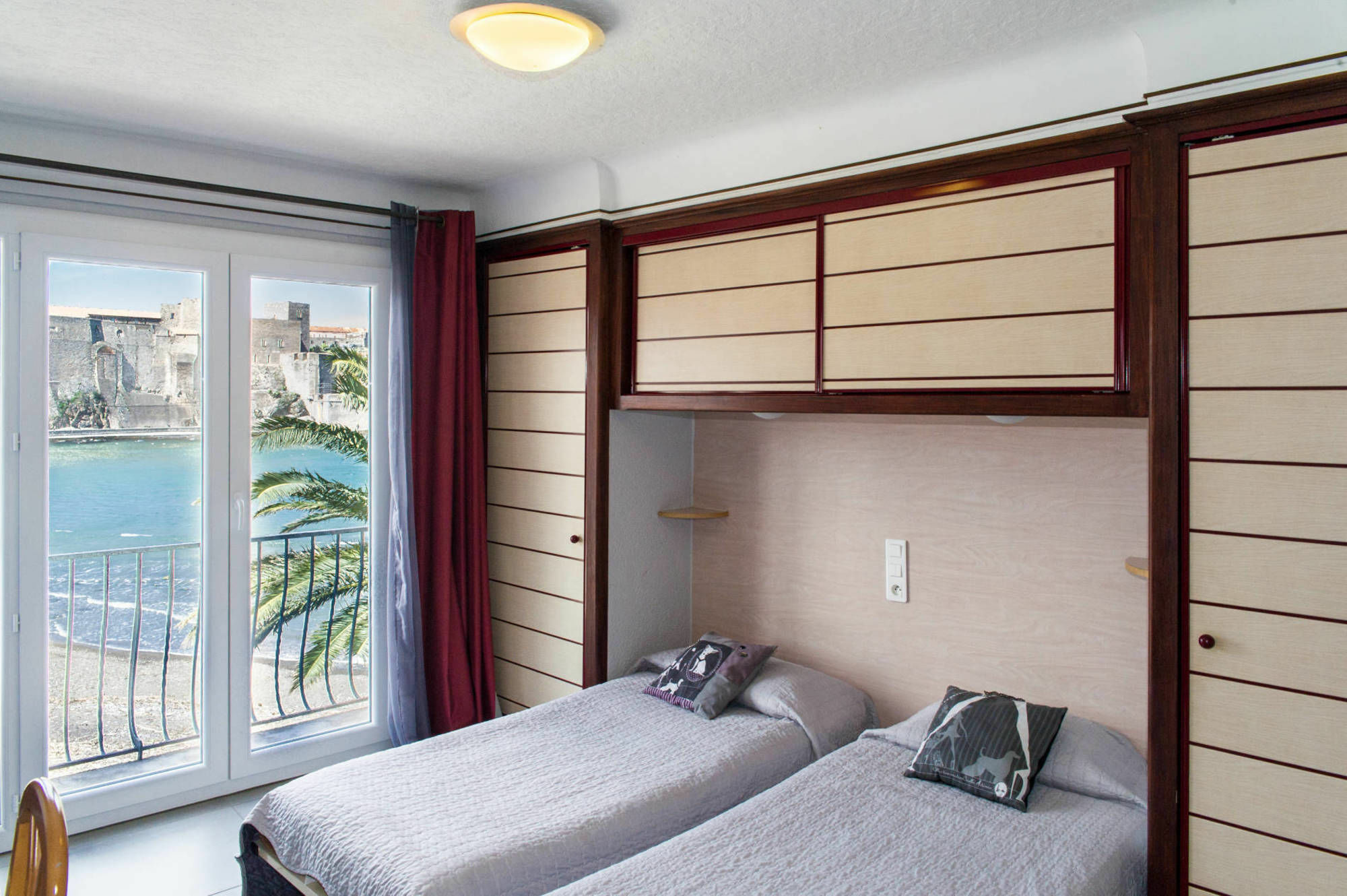 Hotel Triton Колюр Екстериор снимка