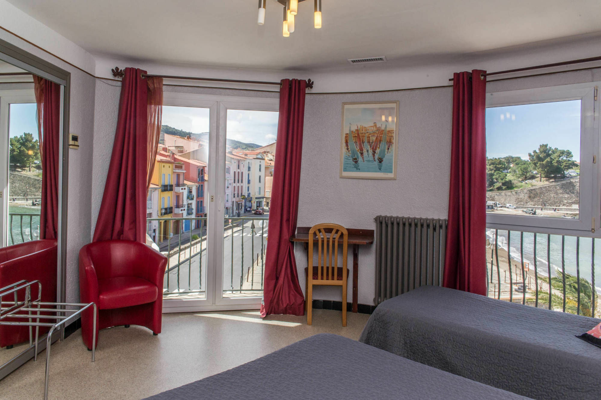 Hotel Triton Колюр Екстериор снимка